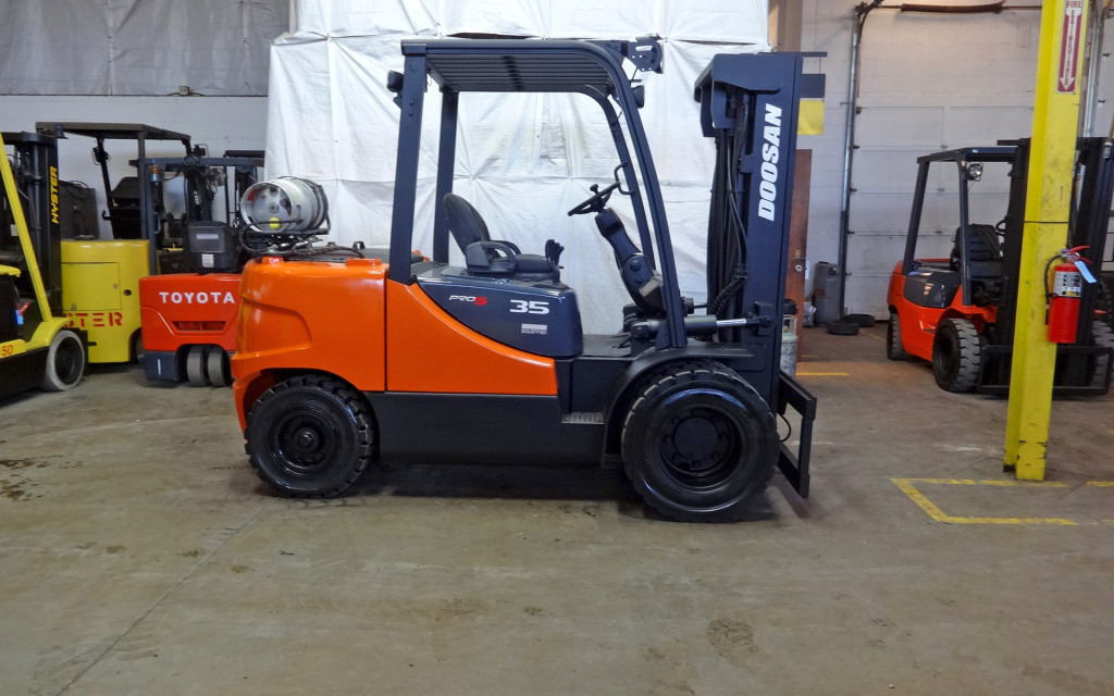 2008 Doosan G35-5 Forklift on Sale in Kansas