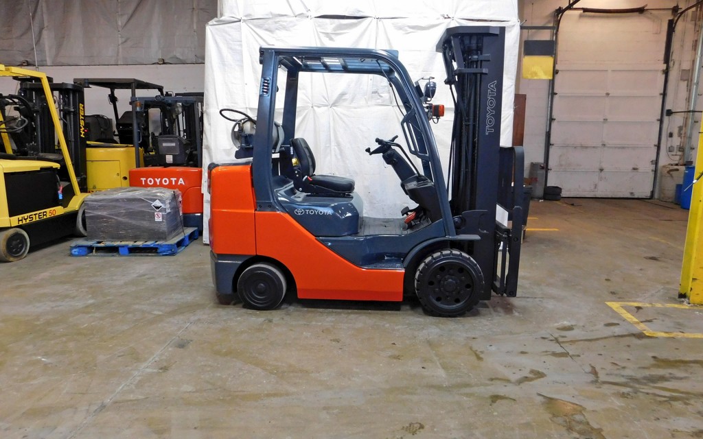 2008 Toyota 8FGCU32 Forklift on Sale in Kansas