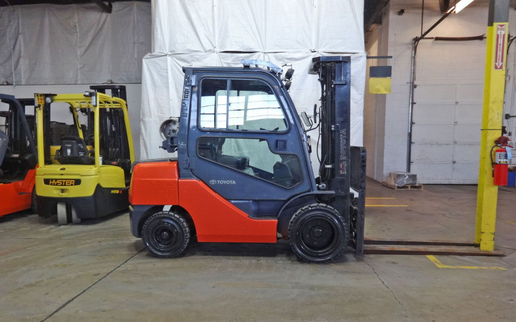 2012 Toyota 8FGU30 Forklift on Sale in Kansas