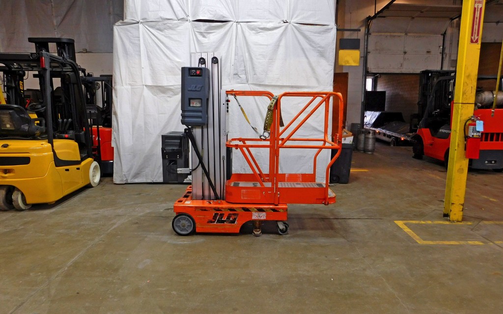  2000 JLG 15SP PErsonal Lift on Sale in Kansas