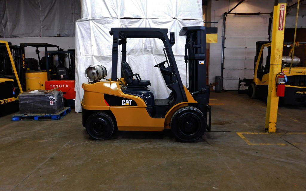  2010 Caterpillar 2P6000 Forklift on Sale in Kansas