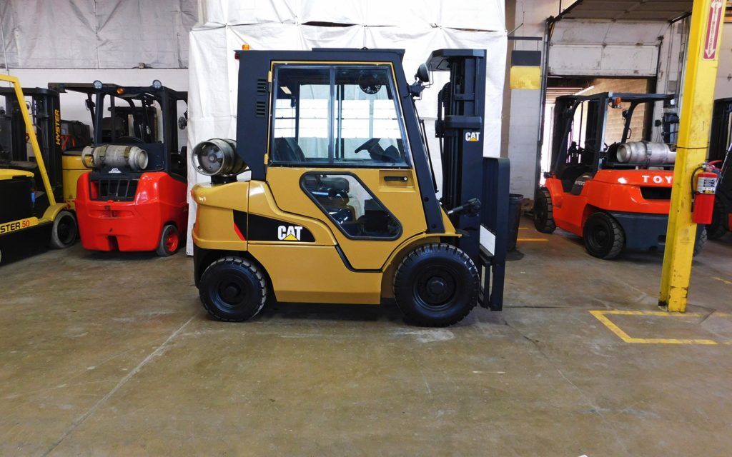  2004 Caterpillar P5000 Forklift on Sale in Kansas