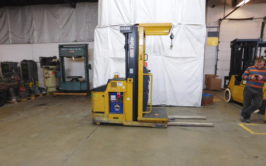  2005 Yale OS030 Order Picker Truck on Sale in Kansas