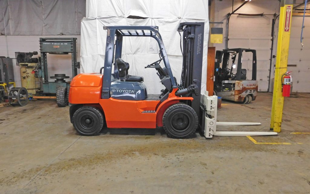  2012 Toyota 7FDU35 Forklift On Sale in Kansas