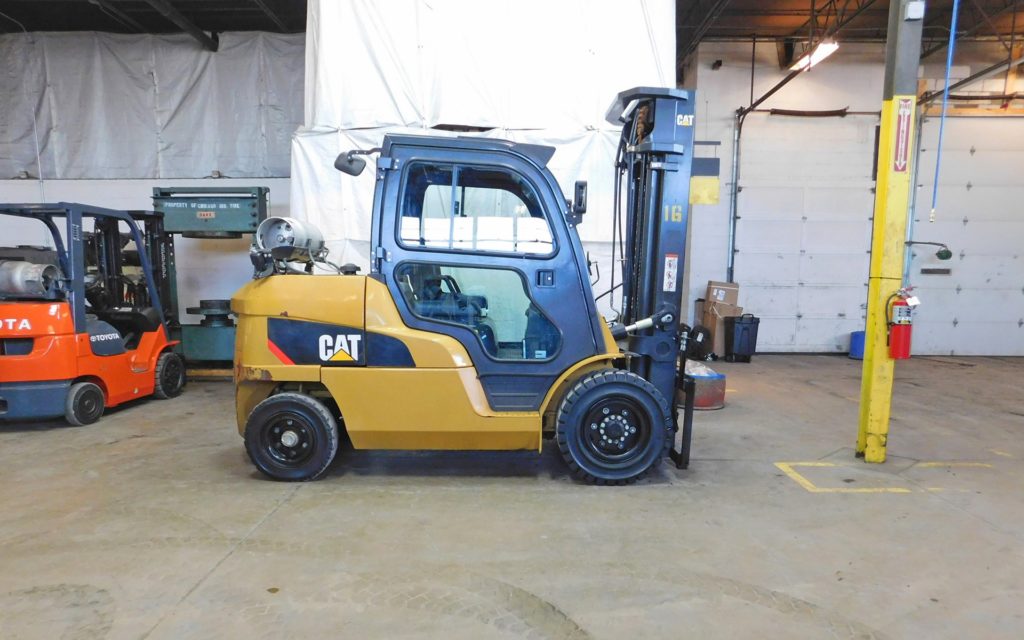  2014 Caterpillar GP55N1 Forklift on Sale in Kansas